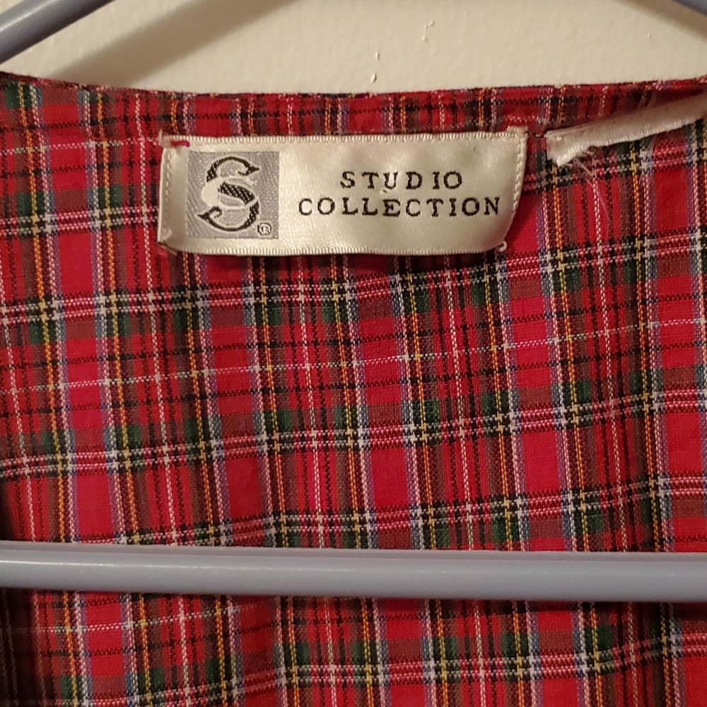Studio Collection Christmas Vest - Picture 3 of 3